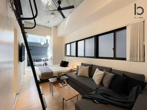 b hotel Nekoyard - Modern Loft Studio Near Peace Park & City Center, Hiroshima