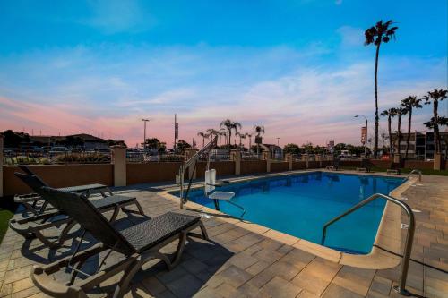 Exterior view, Comfort Inn San Diego Airport At The Harbor in Roseville-Fleet Ridge