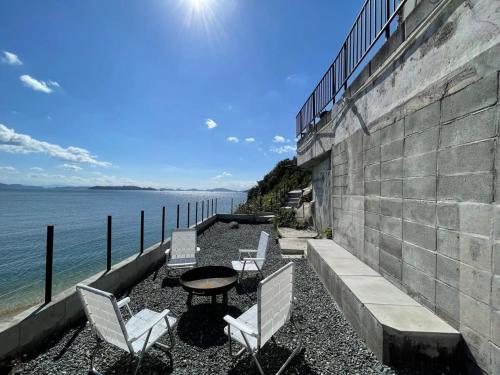 bLOCAL Sugawa House - 1 Bedroom House with Beautiful Ocean View for 12 Ppl