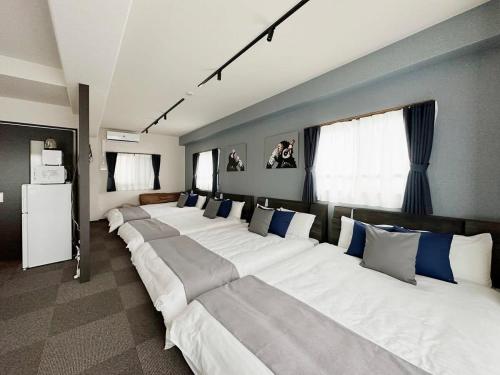 bHOTEL Nagomi - 1 BR Apt on the 9th flr with City view for 10 Ppl