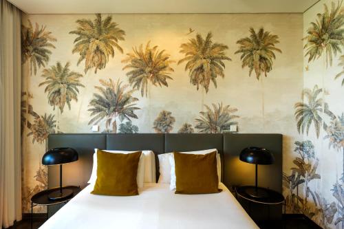 Superior Double Room with Balcony image 6