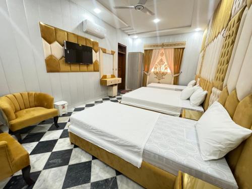 Royal Executive Inn Guest House - image 10