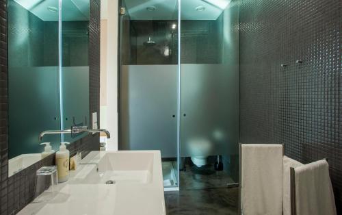 Superior Double Room with Balcony image 1