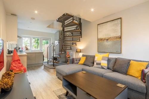 Delightful Central Duplex - 2 Mins To Station