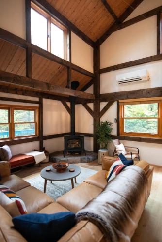Berkshire Vacation Rentals: Stonebridge Cabin: Modern Amenities Enjoy Nature - image 7