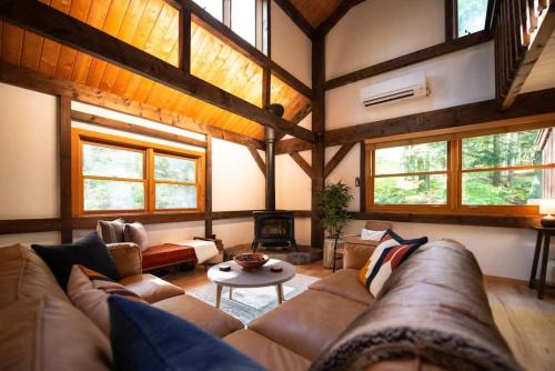 Berkshire Vacation Rentals: Stonebridge Cabin: Modern Amenities Enjoy Nature - image 2