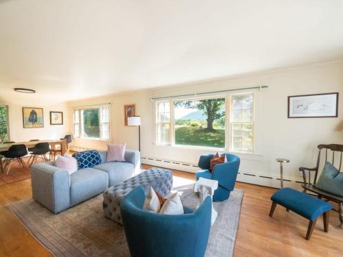 Berkshire Vacation Rentals: Renovated Five Bedrooms In Historic Williamstown in Cold Spring