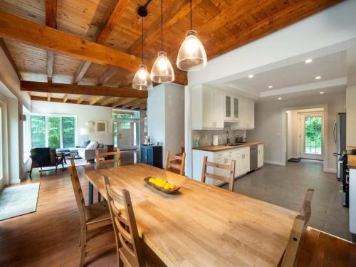 Berkshire Vacation Rentals: High End Berkshires Getaway in Egremont (MA)