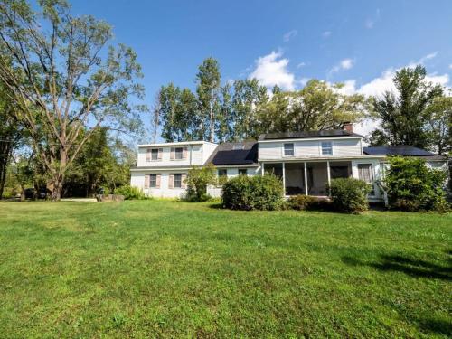 Berkshire Vacation Rentals: Renovated Five Bedrooms In Historic Williamstown in Cold Spring