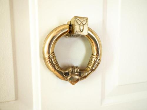 Berkshire Vacation Rentals: Renovated Five Bedrooms In Historic Williamstown - image 11