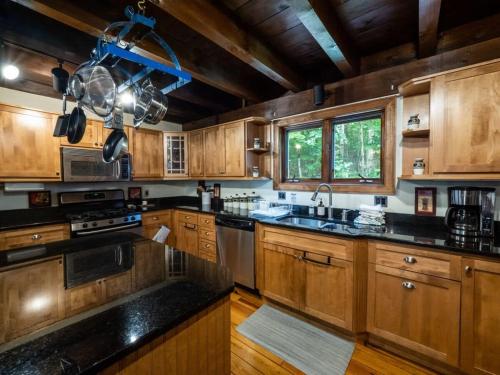 Berkshire Vacation Rentals: Pristine Home In Becket Woods in Chester (MA)