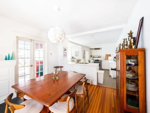 Classic Stockbridge Cottage in Stockbridge