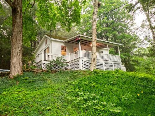 Berkshire Vacation Rentals: Private Cottage Come Enjoy Nature in Canaan, USA
