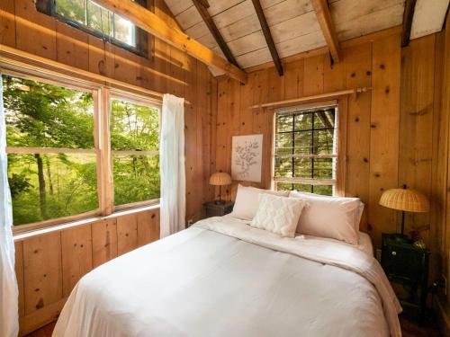 Berkshire Vacation Rentals: Private Cottage Come Enjoy Nature in Canaan, USA
