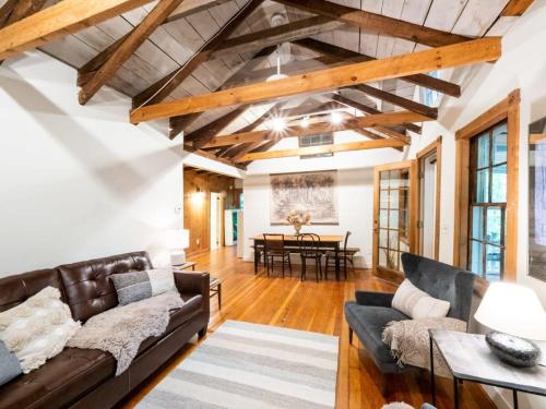 Berkshire Vacation Rentals: Private Cottage Come Enjoy Nature in Canaan, USA