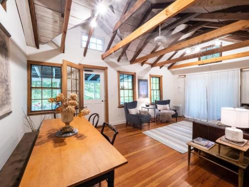 Berkshire Vacation Rentals: Private Cottage Come Enjoy Nature in Canaan, USA