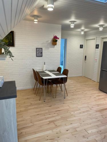 Facilities, Marielyst Guesthouse in Væggerlose