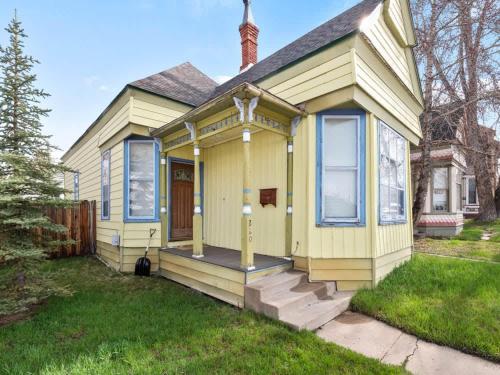 The Zinnia Victorian Charm with Mountain Views in Leadville, USA