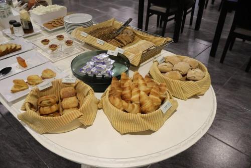 HOTEL SANTHYAGO TROFA