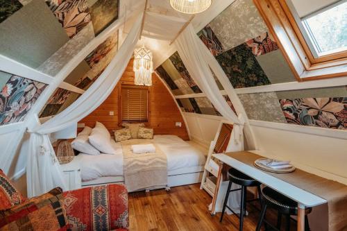 Robin Nest - Cosy Shepherd's Hut Hideaway, Callington (fotografie 8)