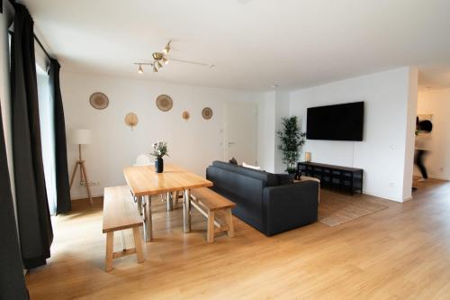 Central Apartment 4 Bedrooms for up to 12 Guests, Hamburg