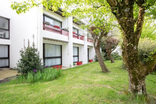 A szálláshely kívülről, Hotel-Restaurant La Belle Poule - Contact Hotel in Rochefort