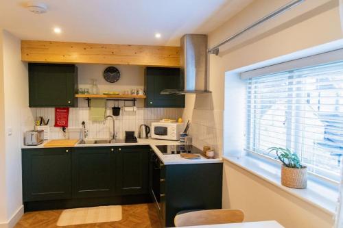 Amarelo apartment, Central Charlbury, 1 Super king bed in 查爾伯里