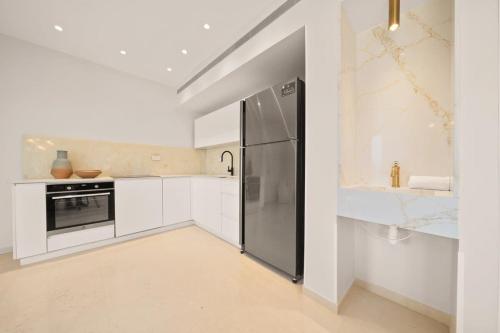 King David Residence Luxury 3 BD Pool Gym Parking - main image