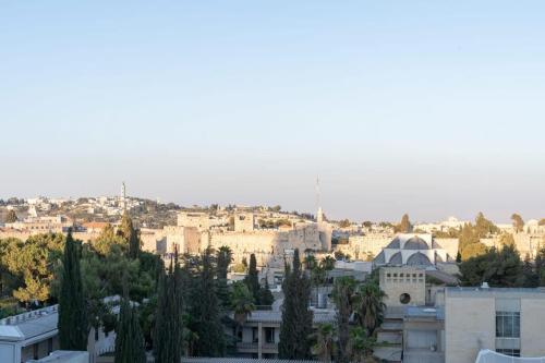 King David Residence Luxury 3 BD Pool Gym Parking - image 10