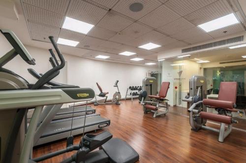 King David Residence Luxury 3 BD Pool Gym Parking - image 9