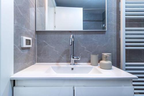Heart of Jerusalem Modern Comforts and Tranquil Living - image 7