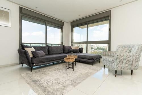 Luxury 3 Bedrooms apartment in Baka in Baqa-Talpiot