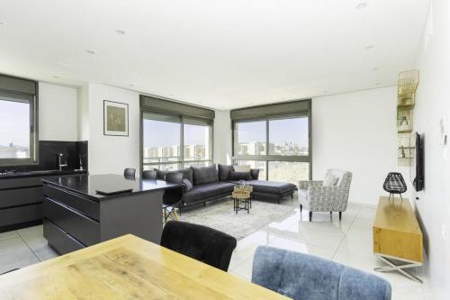 Luxury 3 Bedrooms apartment in Baka in Baqa-Talpiot