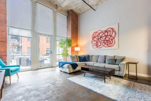 3BR Luxury Historic Loft with Gym by ENVITAE