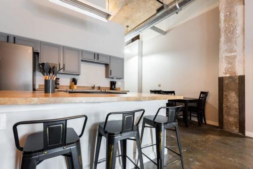 3BR Luxury Historic Loft with Gym by ENVITAE in Kansas City, USA