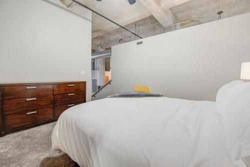 3BR Luxury Historic Loft with Gym by ENVITAE