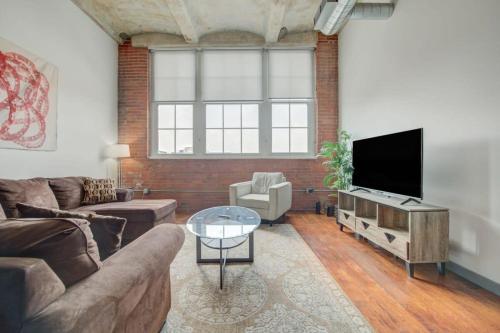 2BR 2BA Spacious Historic Loft With Gym by ENVITAE, Kansas City (foto 2)