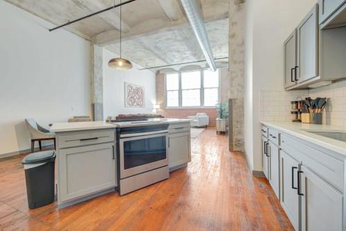 2BR 2BA Spacious Historic Loft With Gym by ENVITAE, Kansas City (foto 6)
