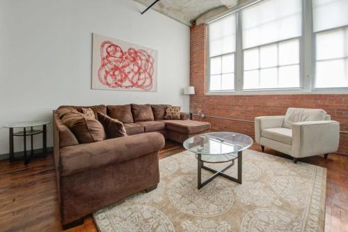 2BR 2BA Spacious Historic Loft With Gym by ENVITAE, Kansas City (foto 10)