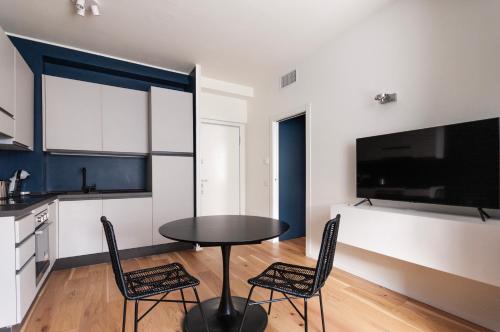 Youhosty - Perego 7 DX