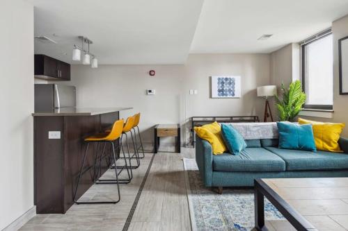 2BR Executive Downtown Apartment by ENVITAE