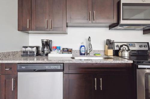 2BR Executive Downtown Apartment in Detroit, USA