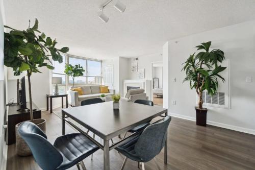 2BR Executive City Suite With Gym & Pool in Arlington, USA