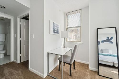 2BR Executive City Suite With Gym & Pool 2BR Executive City Suite With Gym & Pool