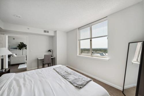 2BR Executive City Suite With Gym & Pool