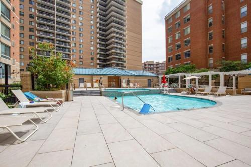 2BR Executive City Suite With Gym & Pool 2BR Executive City Suite With Gym & Pool