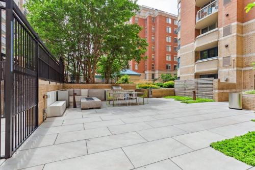 2BR Executive City Suite With Gym & Pool 2BR Executive City Suite With Gym & Pool