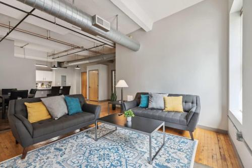Spacious & Elegant 2BR Downtown Retreat in Kansas City, USA