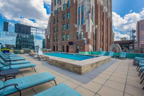 2BR Distinguished Apartment Rooftop Deck & Gym