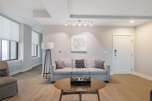 2B 2BA Distinguished Apartment Rooftop Pool & Gym in Baltimore, USA